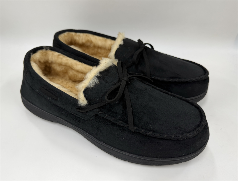 MEN'S FLEECE LINED MOCCASIN SLIPPER