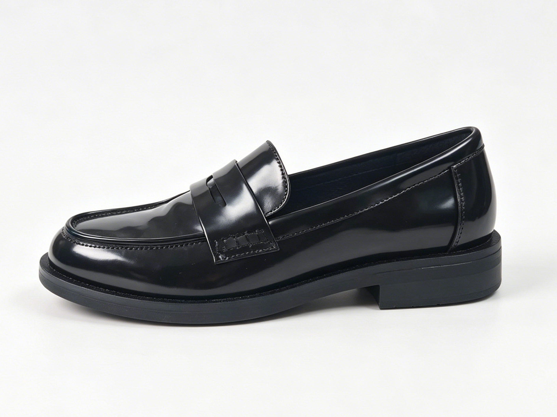 WOMEN'S GLOSSY PATENT CLASSIC PENNY LOAFER