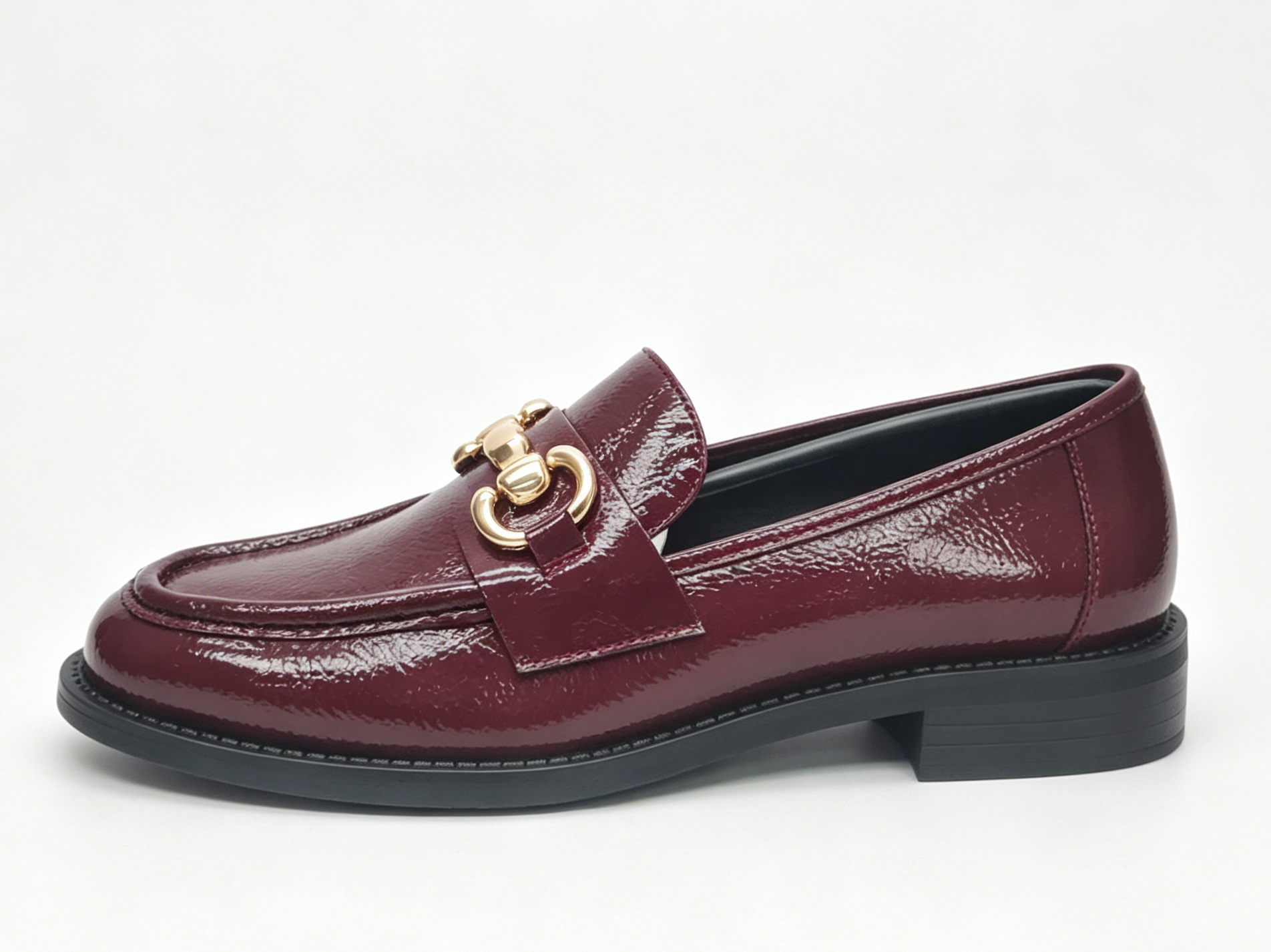 WOMEN'S SHINY PATENT HORSEBIT LOW HEEL LOAFER