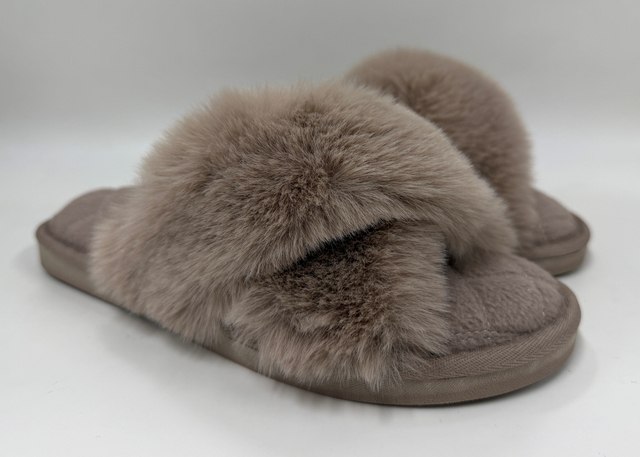 WOMEN'S FURRY CROSS STRAP SLIPPERS