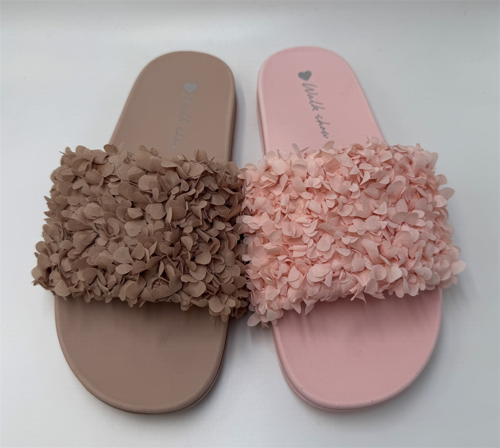 WOMEN'S 3D PETAL FLOWER DECOR SLIDE