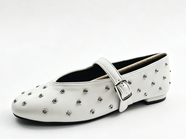 WOMEN'S STUDDED MARY JANE ROUND FLAT