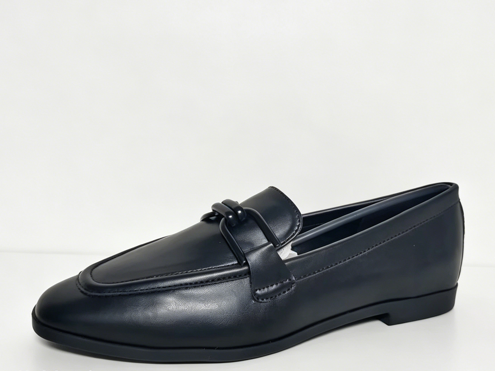 WOMEN'S SOLID BLACK KNOT FLAT LOAFER
