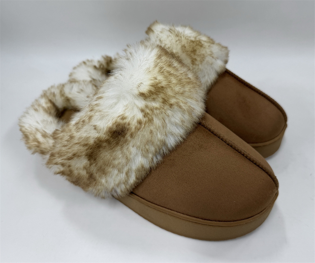 WOMEN'S FAUX FUR COLLAR PLATFORM MULE SLIPPER
