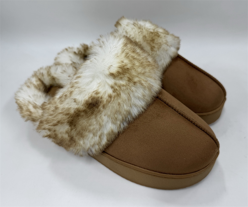WOMEN'S FAUX FUR COLLAR PLATFORM MULE SLIPPER