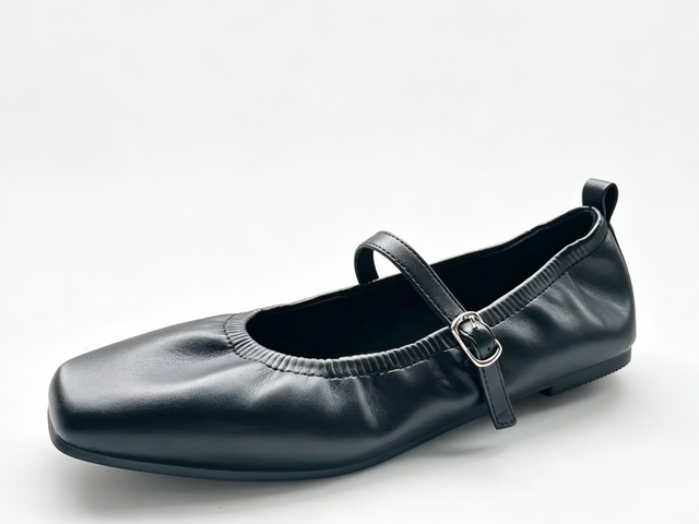 WOMEN'S GATHERED SQUARE TOE MARY JANE FLAT