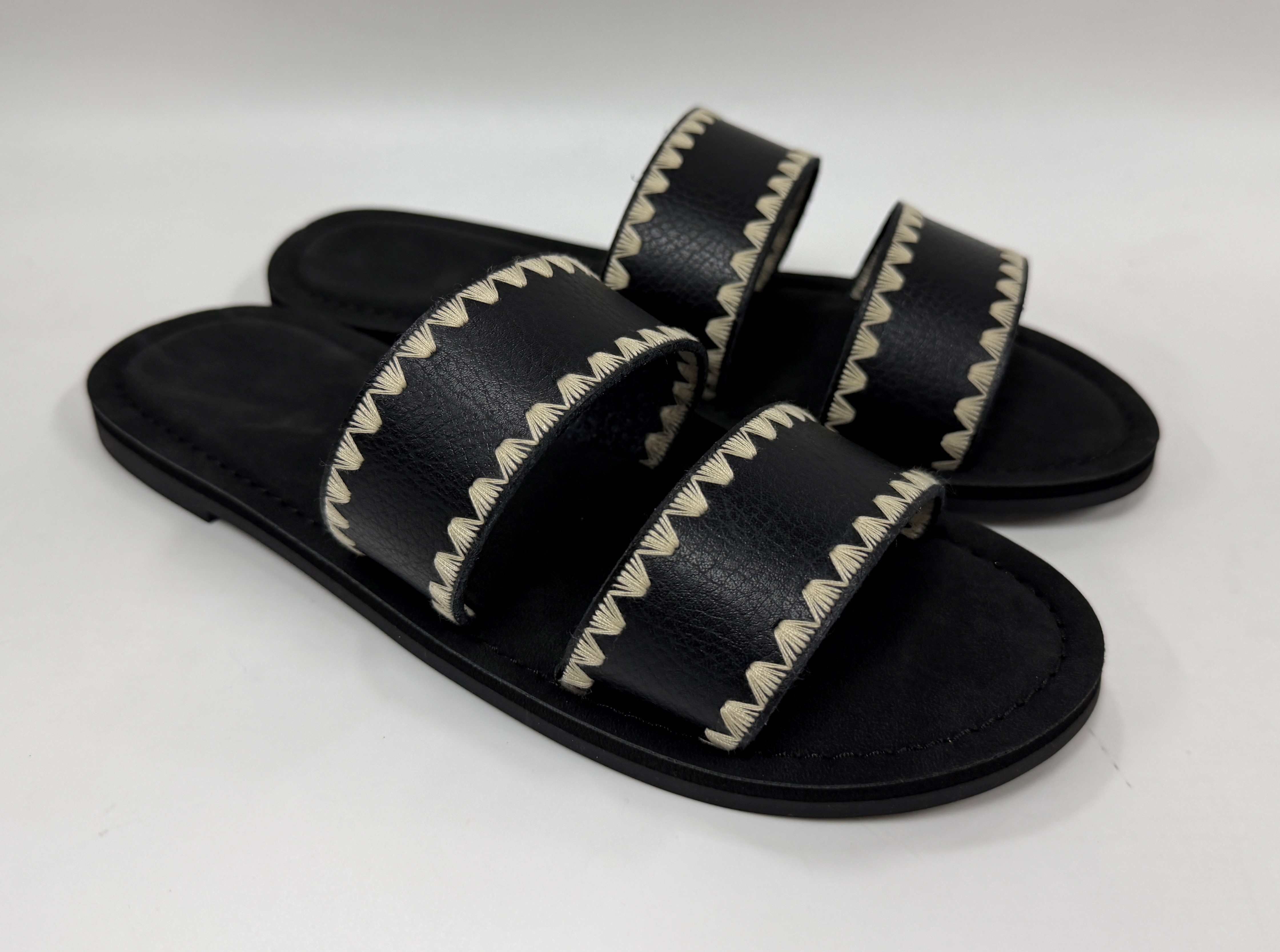 WOMEN'S EMBROIDERED SANDAL